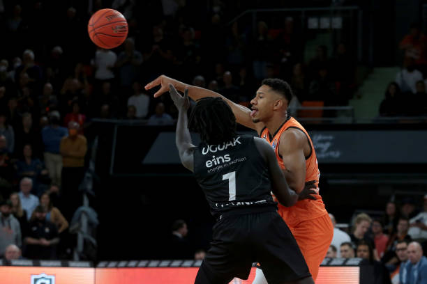 球场上的成 球场上的成